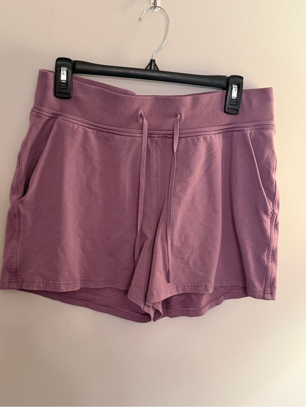 Lululemon Every Movement High Rise Shorts Purple Women’s Size 10 w/ 3.5 Inseam